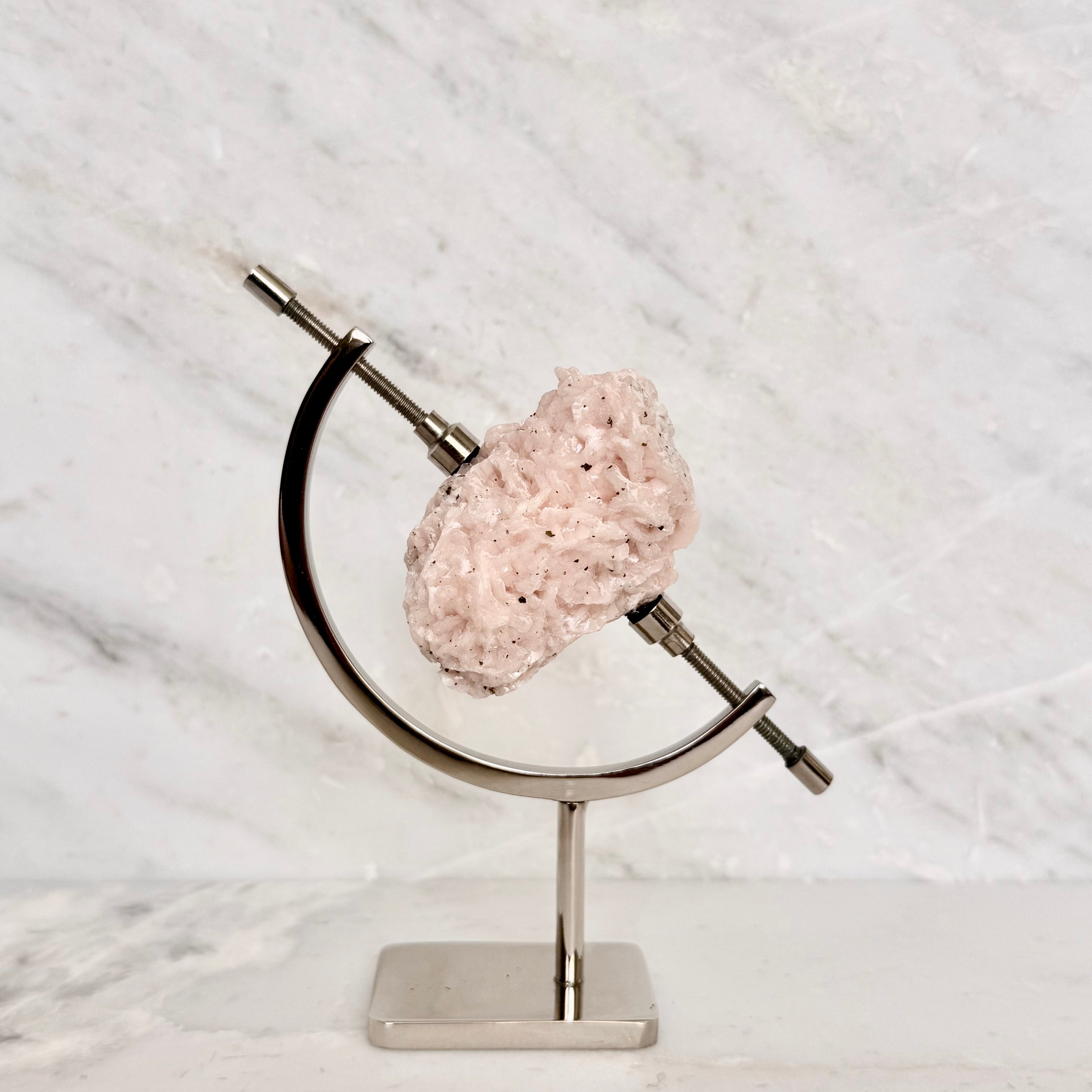 Dolomite + Chrome Arc Stand